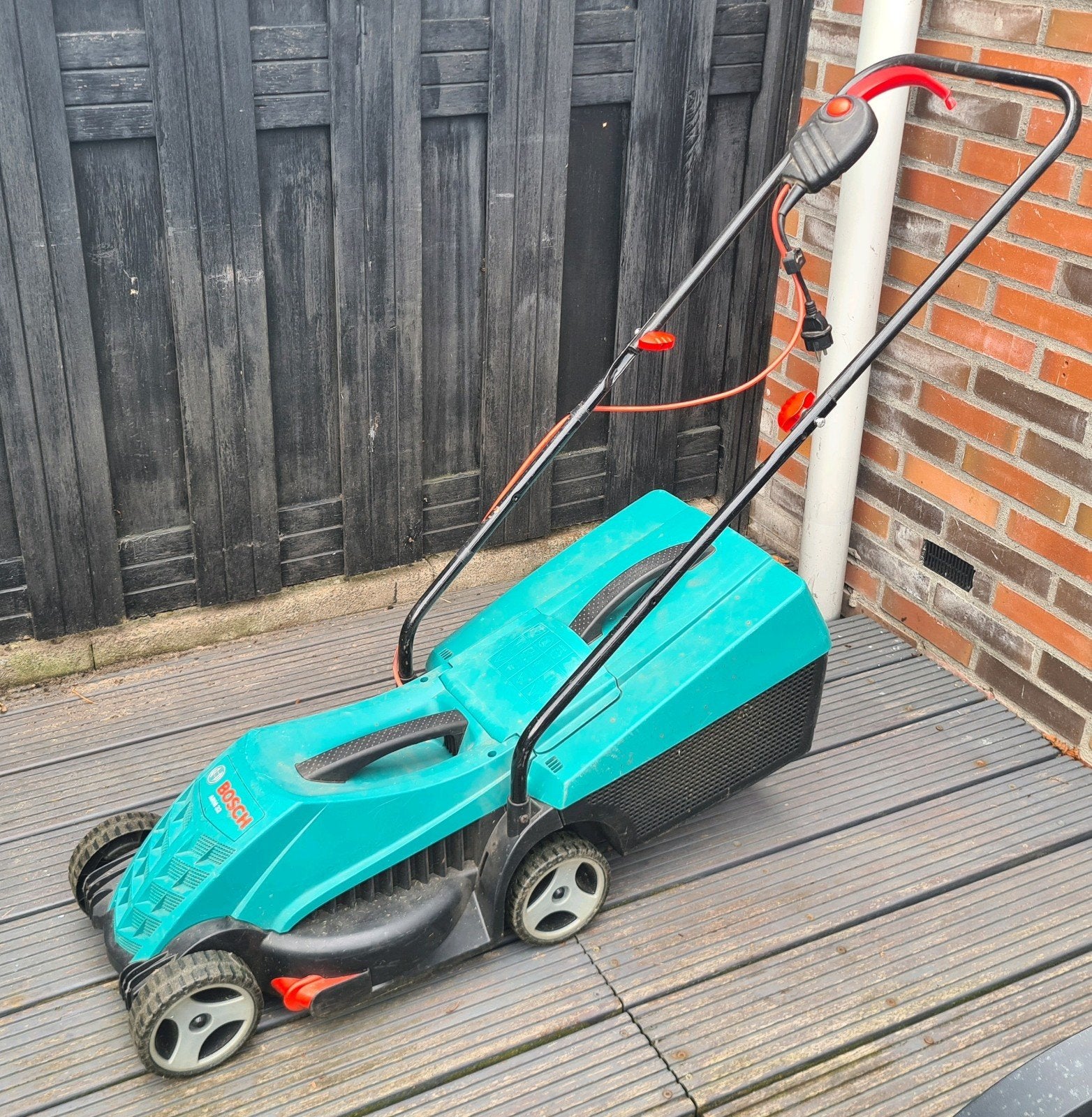 Grasmaaier Bosch, Tuin en Terras, Ophalen, Gebruikt, Elektrische grasmaaier, Opvangbak