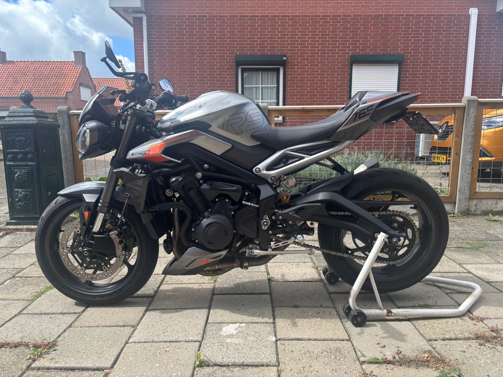 Triumph street triple 765rs silver 2023, Motoren, Motoren | Triumph, Particulier, Naked bike