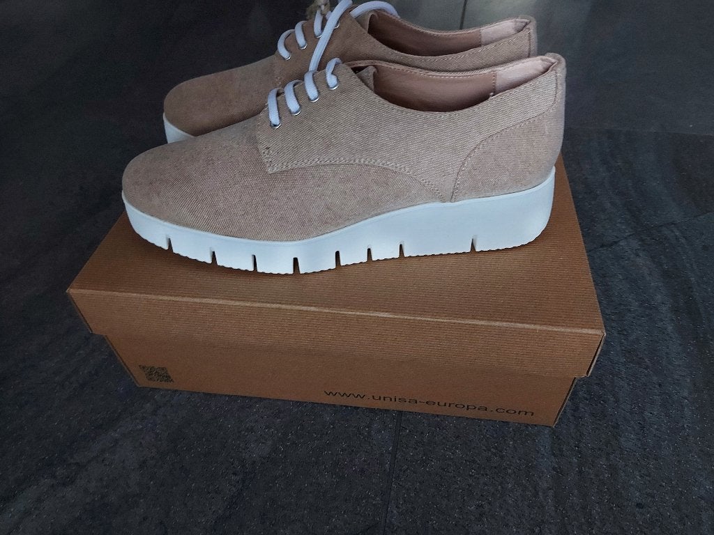 Unisa wedge schoenen naturel mt. 40 nieuw!, Ophalen, Beige, Lage of Enkellaarzen, Nieuw
