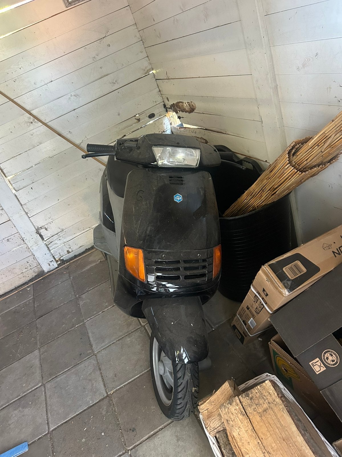 Piaggio Quartz 150cc hexagon watergekoeld BROM, Ophalen, Zo goed als nieuw, Tweetakt, Overige modellen