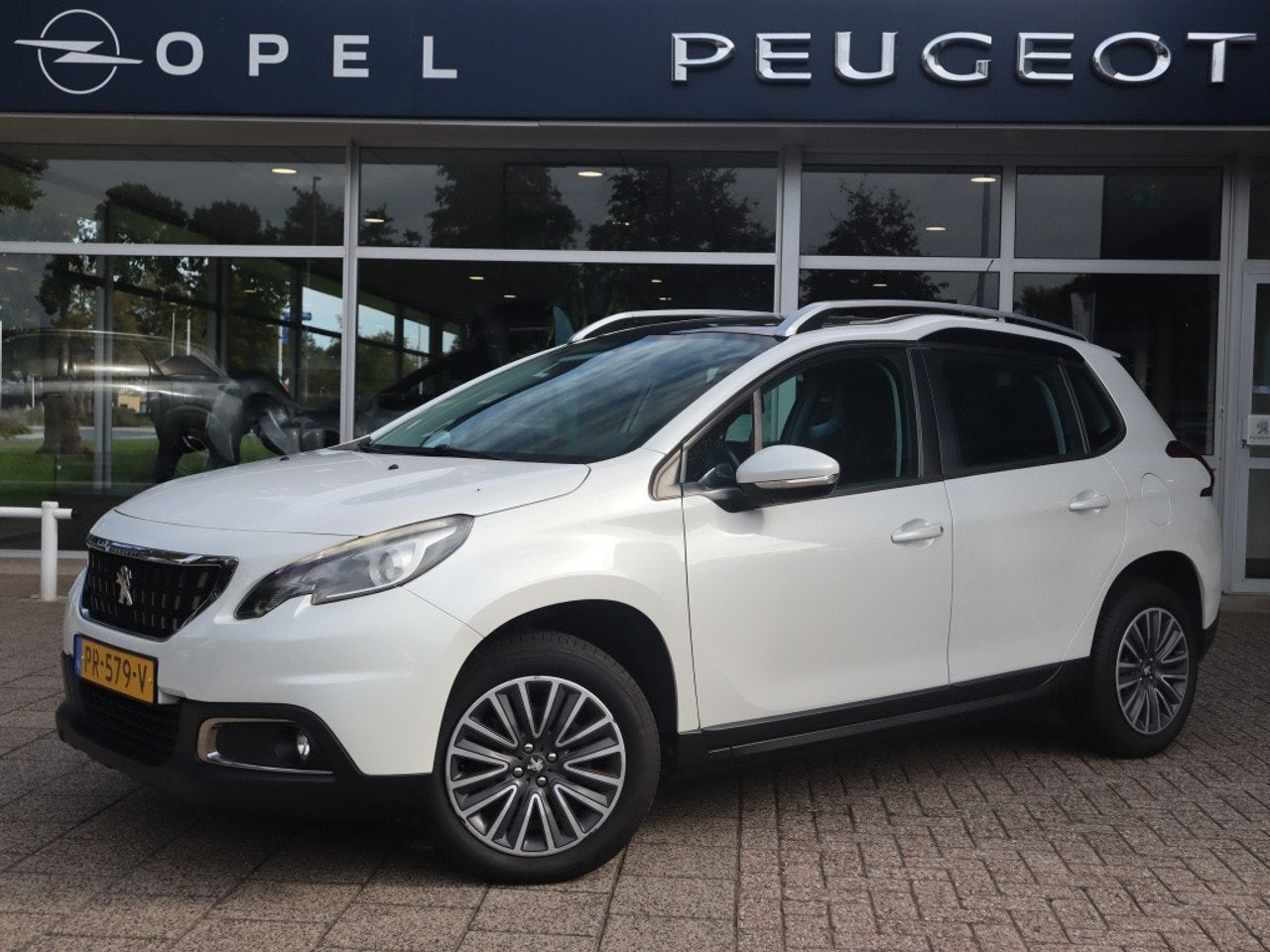 Peugeot 2008 Blue Lion PureTech Turbo 110PK, Rijklaarprijs,, Gebruikt, 1199 cc, 49 €/maand, Bedrijf