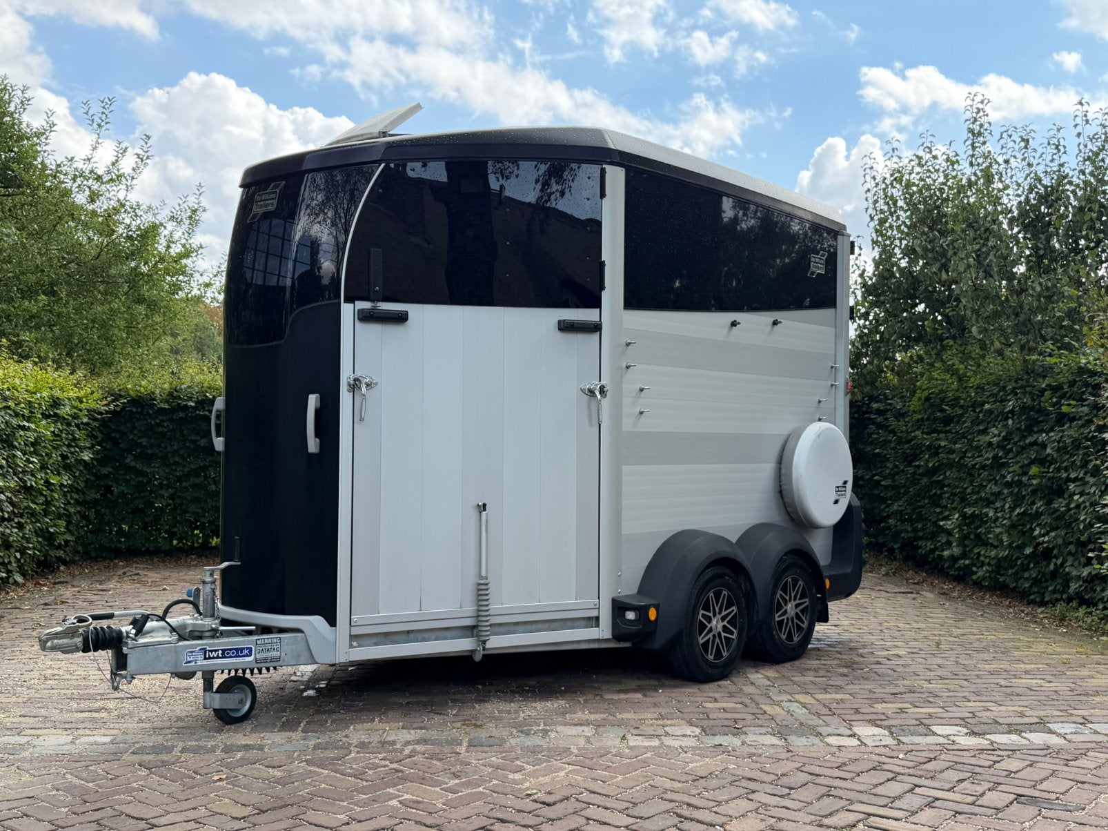 Zeer mooie ifor williams hbx511 vol aluminium, vooruitloop, Ophalen, Aluminium, Zo goed als nieuw, 2-paards trailer