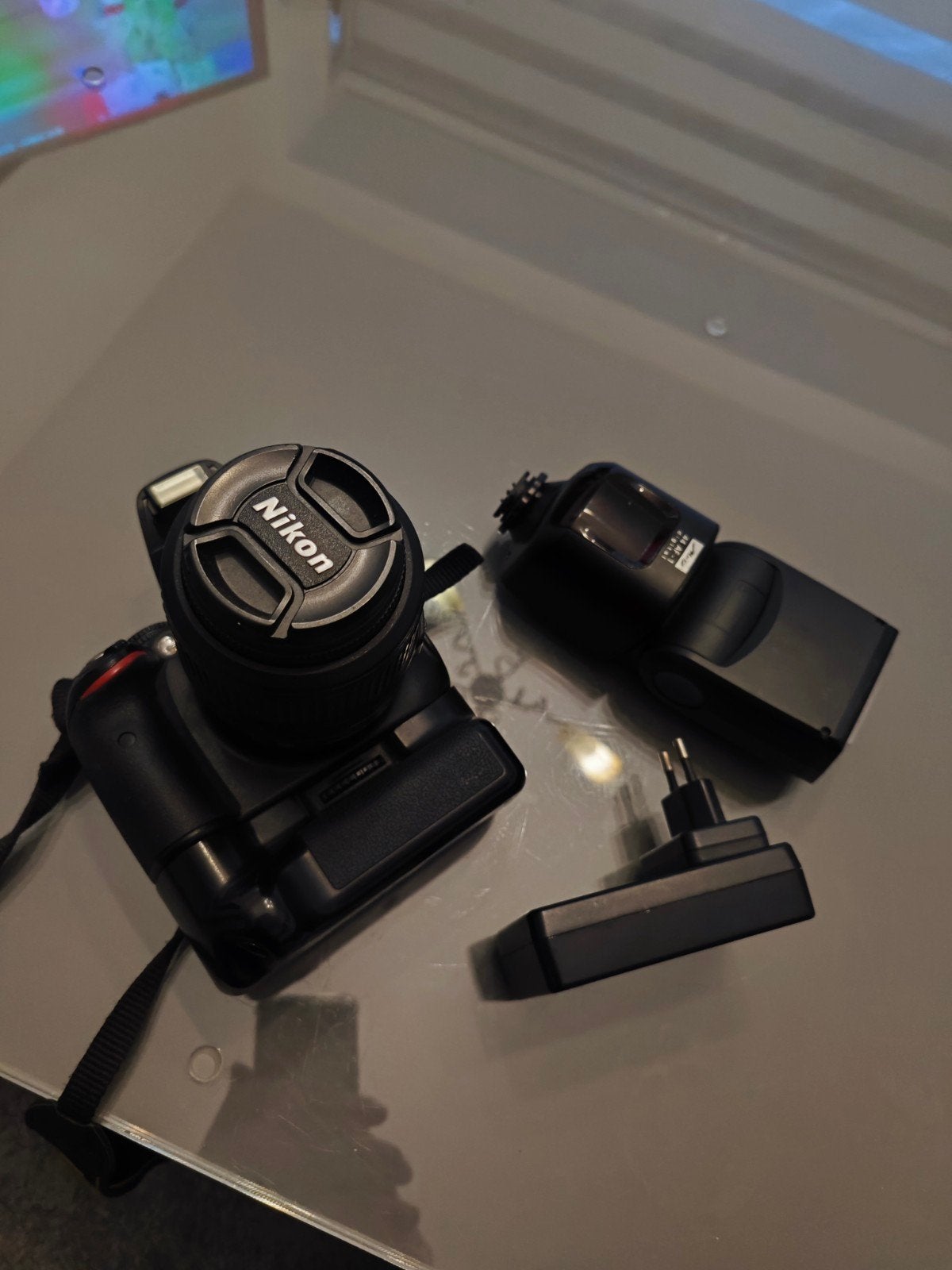 NIKON D5100 FOTOCAMERA MET FLITSER,BATTERIJGRIP,18:55VR LENS, Audio, Tv en Foto, Fotocamera's Digitaal, Ophalen, Spiegelreflex