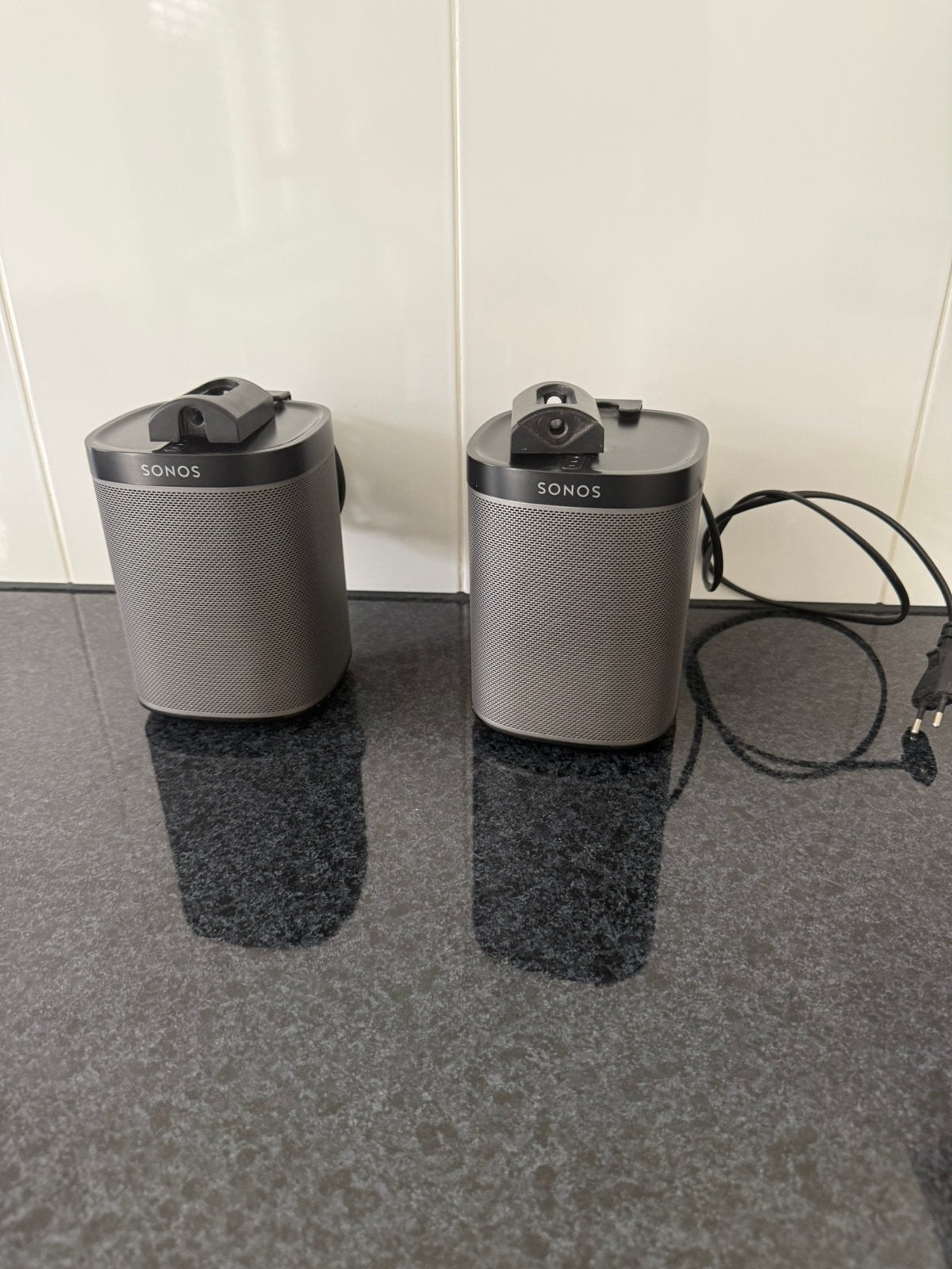 Sonos play 1 set met muurbeugels, Ophalen of Verzenden, Zo goed als nieuw, Sonos, Minder dan 60 watt