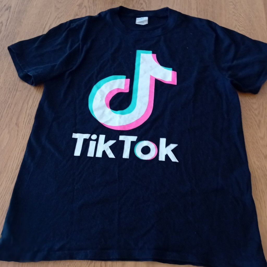 Tik Tok t-shirt maat XL(meer een L), Maat 52/54 (L), Ophalen of Verzenden, Zo goed als nieuw, Tik tok
