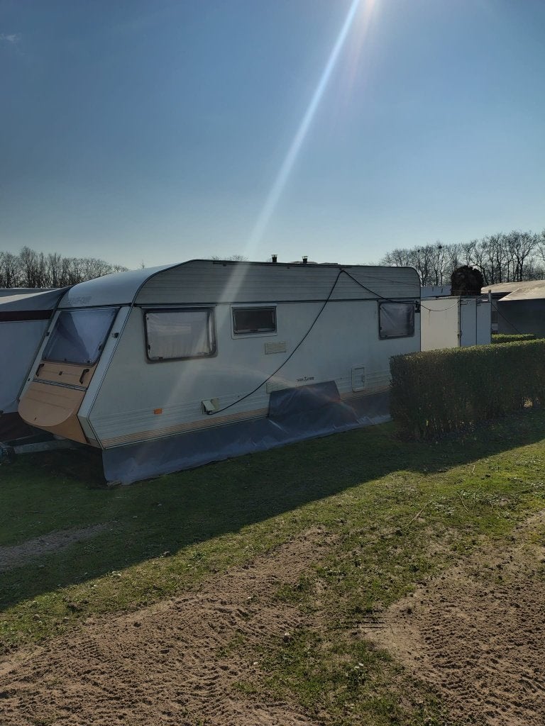 Caravan met vierseizoensvoortent, opbergwagen en toebehoren!, Caravans en Kamperen, Home-car, Ringverwarming, Rondzit, Particulier