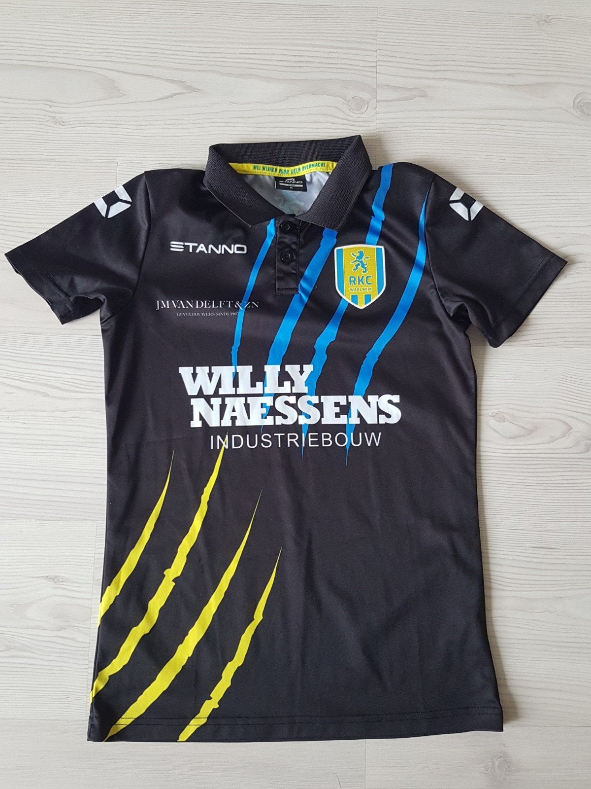 RKC Waalwijk voetbalshirt in size small, Sport en Fitness, Maat XS of kleiner, Ophalen of Verzenden, Zo goed als nieuw, Shirt