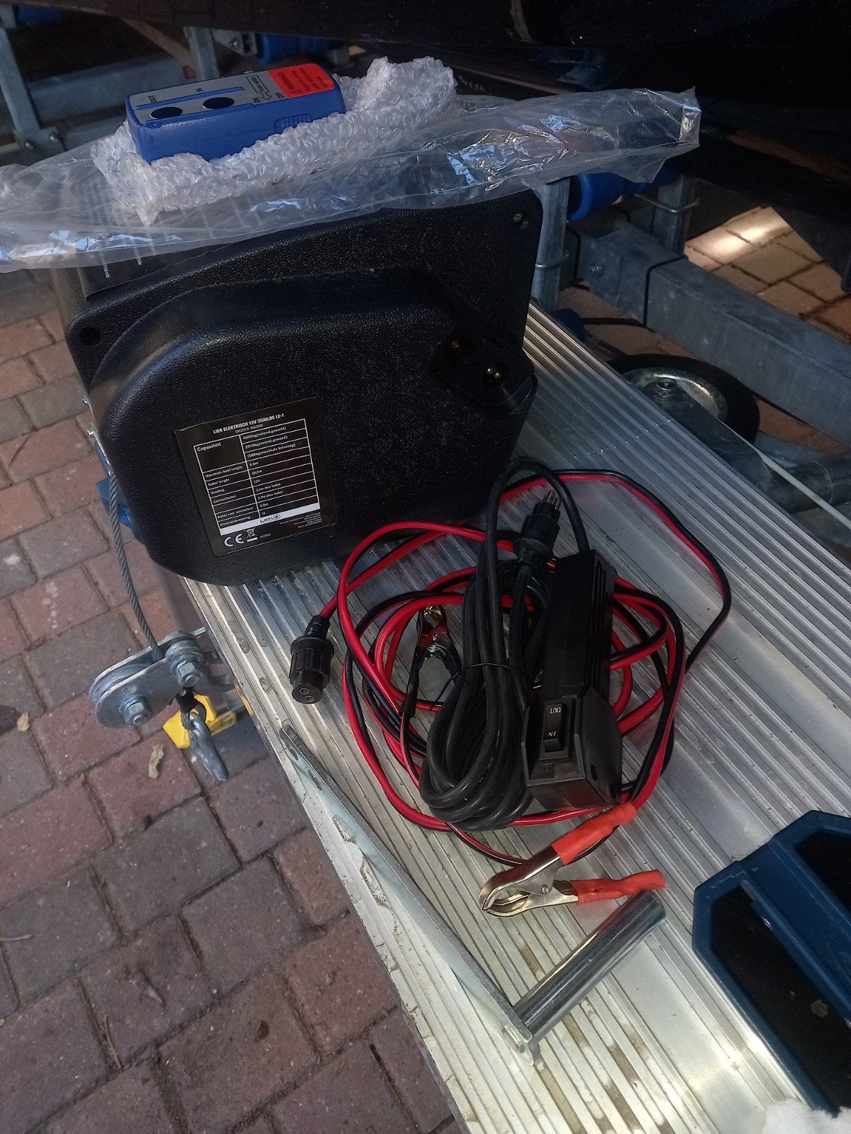 Elektrische Lier 12V 3500LBS LE-1 met Afstandsbediening, Watersport en Boten, Ophalen of Verzenden