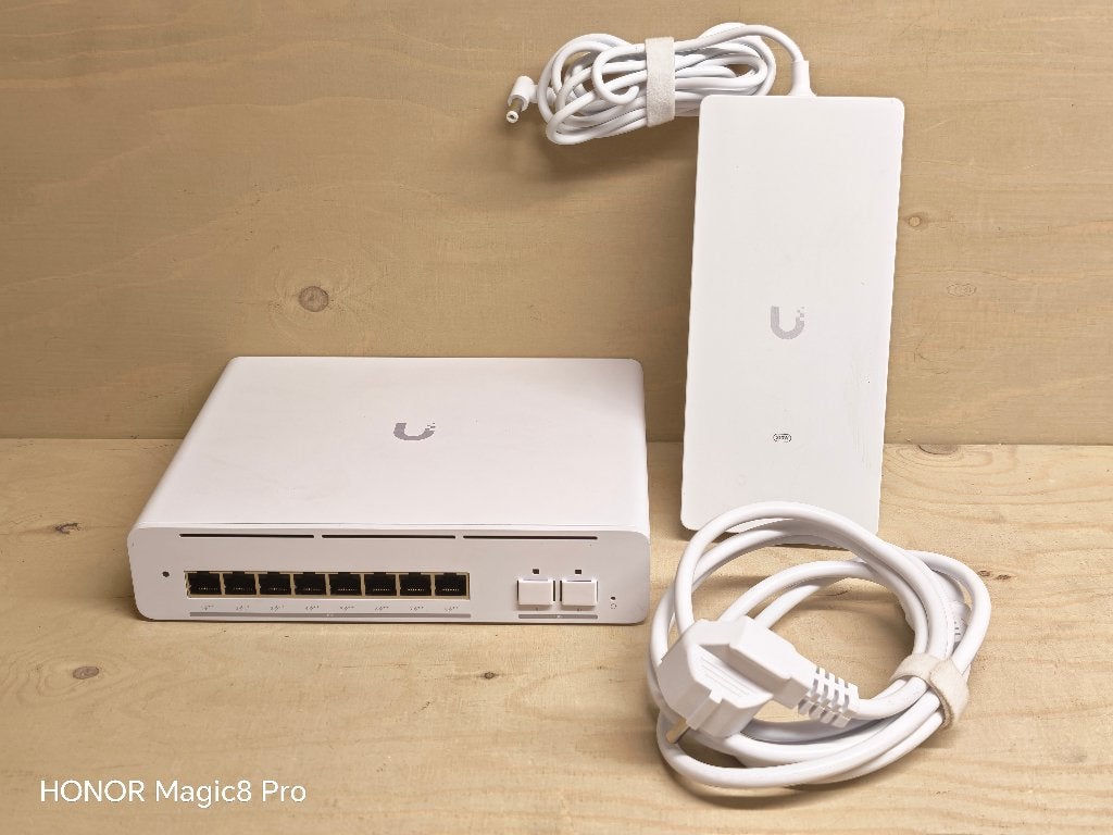 Ubiquiti Unifi USW-Pro-XG-8-PoE, Ekkersrijt 3102, 5692CC Eindhoven, Zo goed als nieuw, Rma.ui.com, Ubiquiti