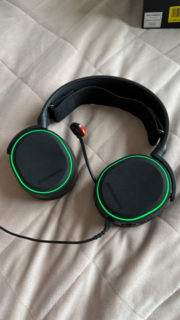 SteelSeries bedrade gaming koptelefoon met microfoon, Ophalen of Verzenden, Gebruikt, Over oor (circumaural), Overige merken