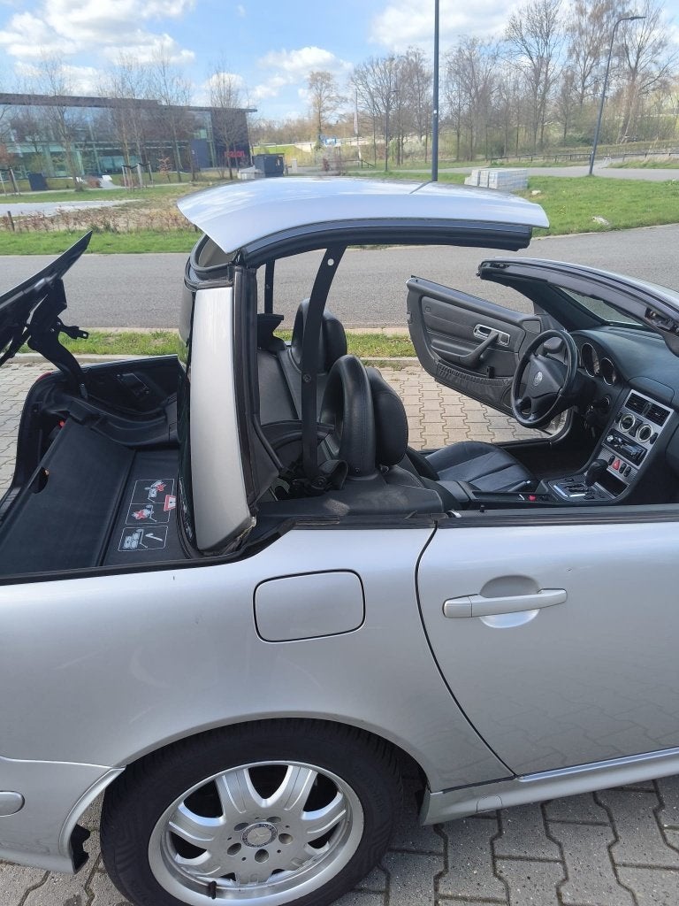 Mercedes-Benz SLK 2.0 Slk200 Kompr Roadster AUT 2001 Grijs, Auto's, Automaat, Achterwielaandrijving, Zwart, 4 cilinders