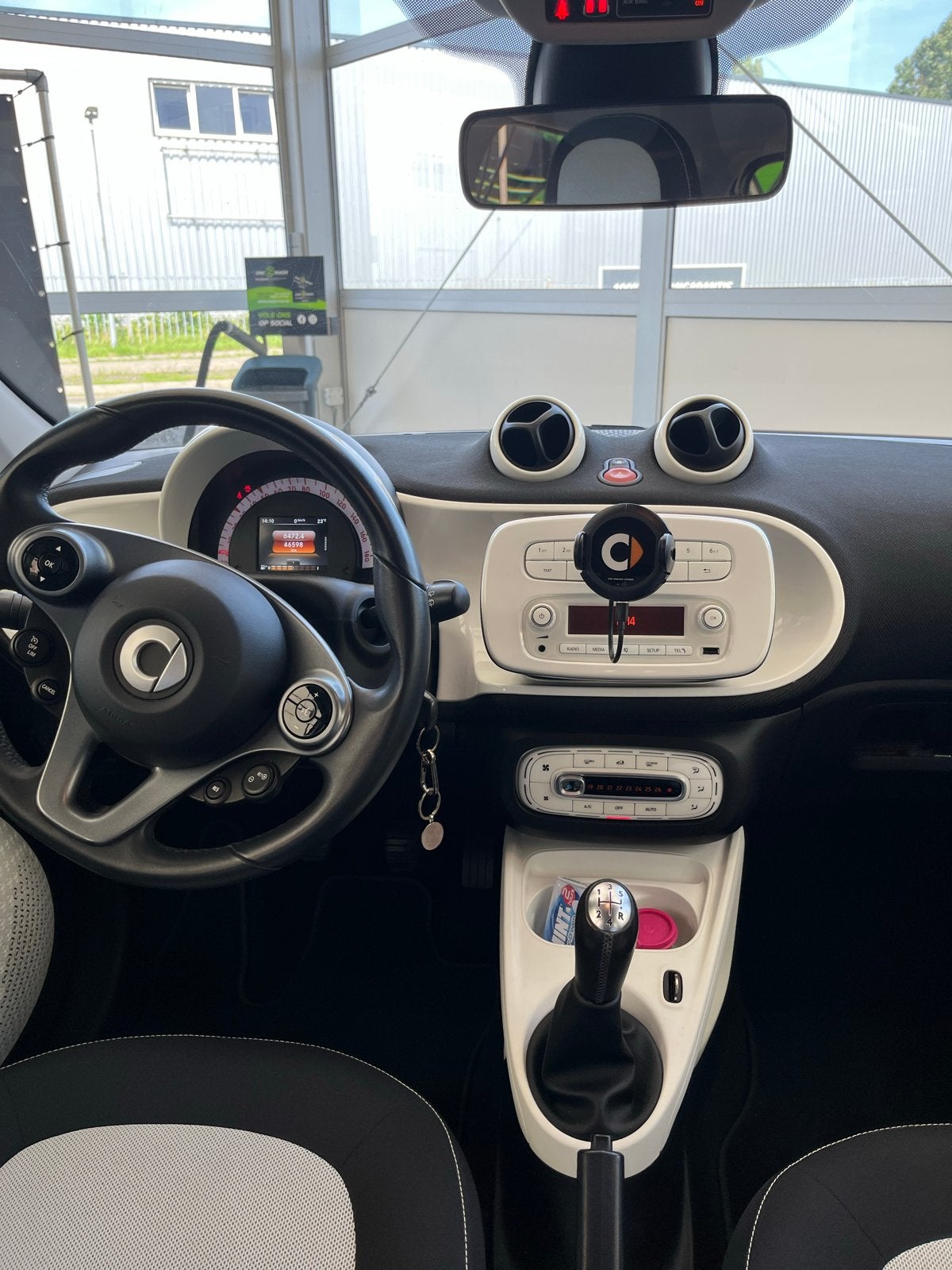 Foto 17 van Smart ForFour 1.0 52KW 2016 Grijs