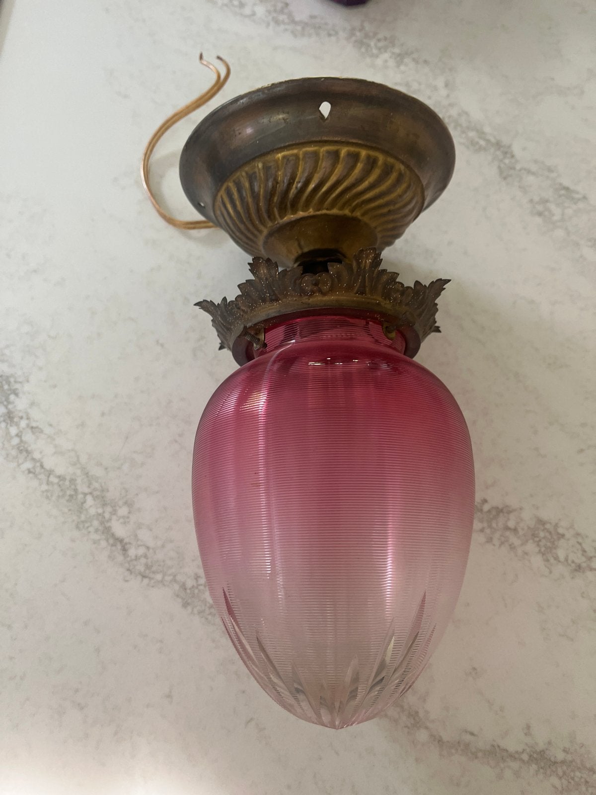 Antieke plafondlamp met roze glazen kap, Ophalen