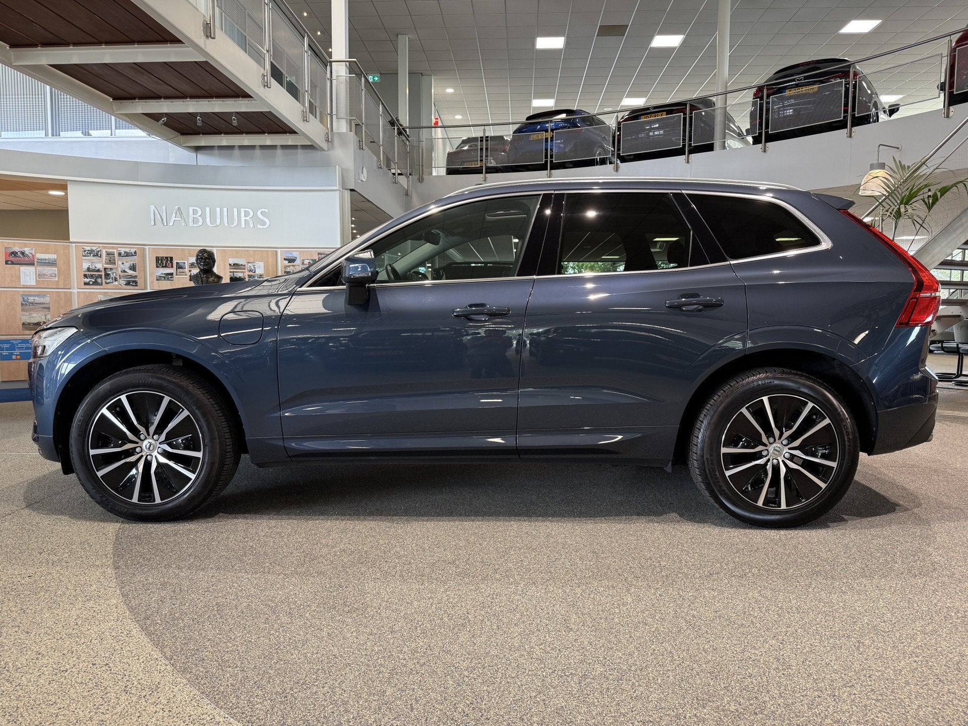 Volvo XC60 2.0 T8 Twin Engine AWD Momentum Pro, Pano, Camera, Auto's, Volvo, Automaat, 12 maanden, Gebruikt, Euro 6