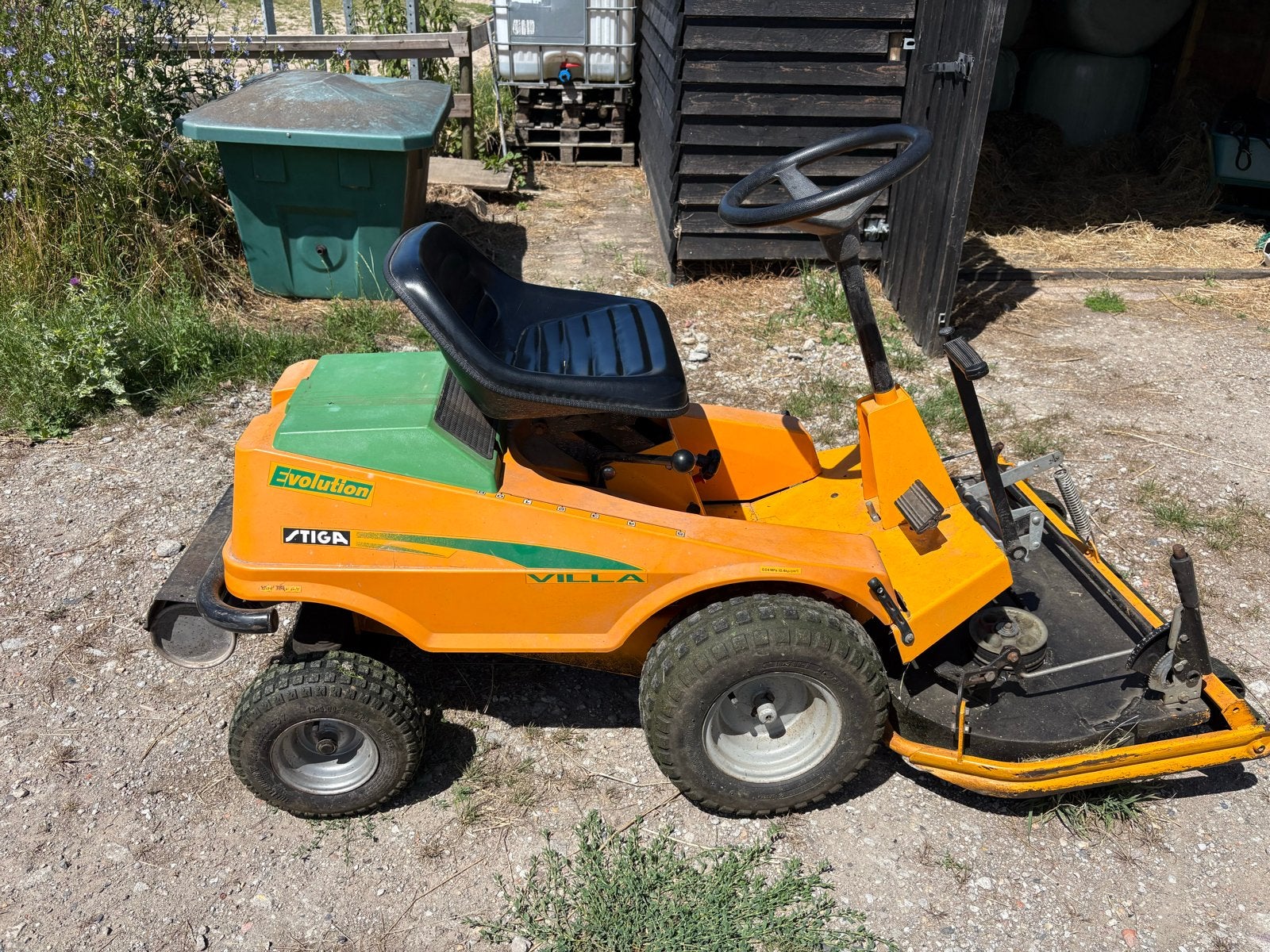 Stiga Villa zitmaaier - Goed rijdend en maaiend, Tuin en Terras, Grasmaaiers, Ophalen, Cirkelmaaier, Gebruikt, Benzine-grasmaaier