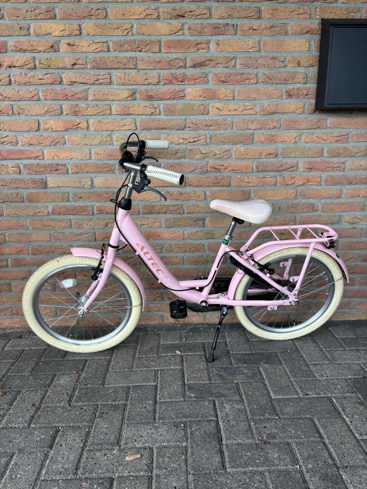 Altec Roze meisjes fiets 20 inch - In nette staat, Ophalen, Zo goed als nieuw, Terugtraprem, 20 inch of meer