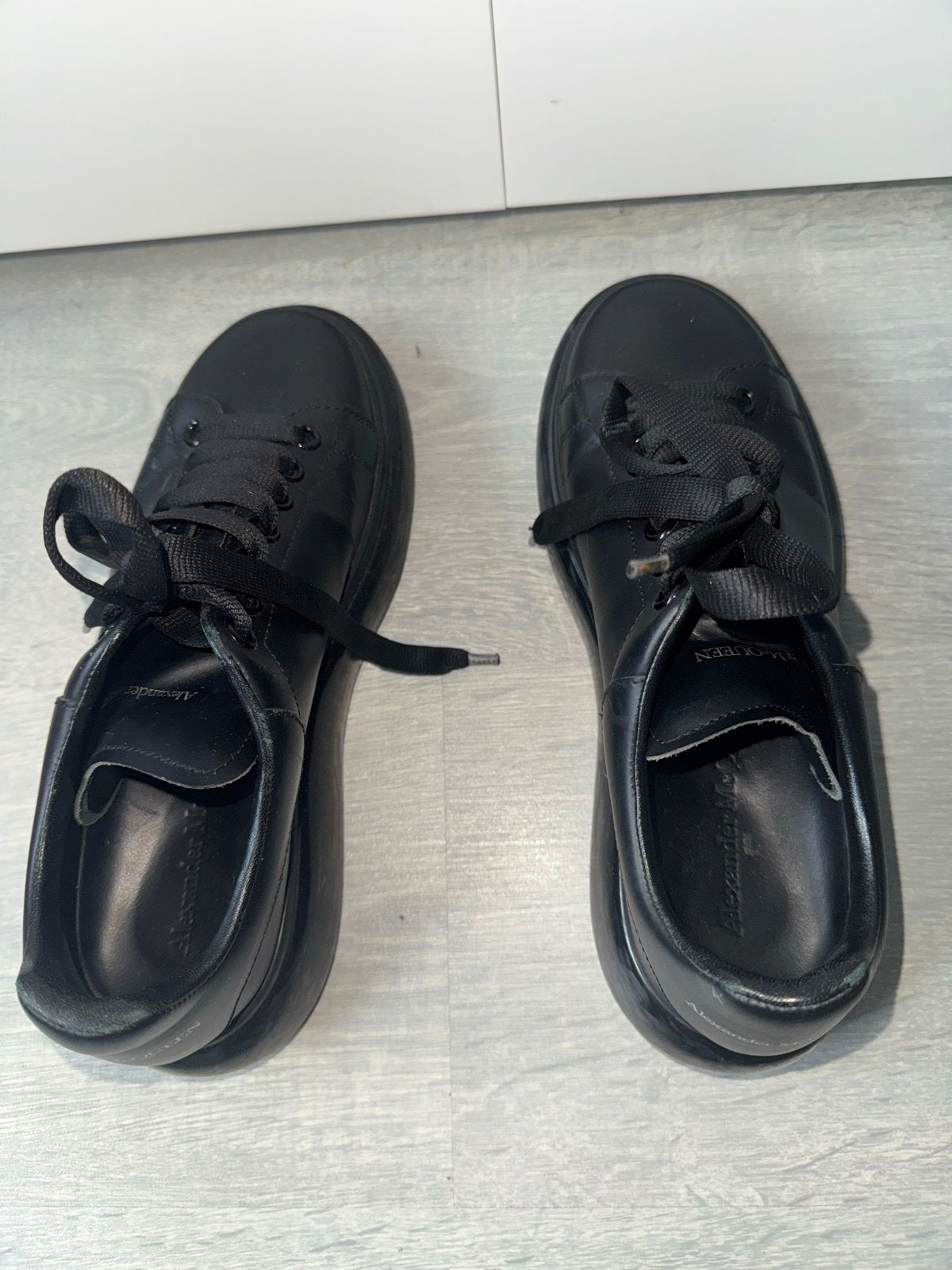 Alexander McQueen sneakers zo goed als nieuw, Ophalen of Verzenden, Zo goed als nieuw, Zwart, Sneakers of Gympen