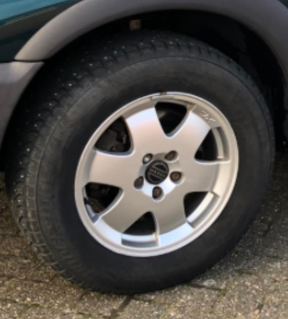 Volvo xc70 velgen + banden, Ophalen, Zomerbanden, Band(en)