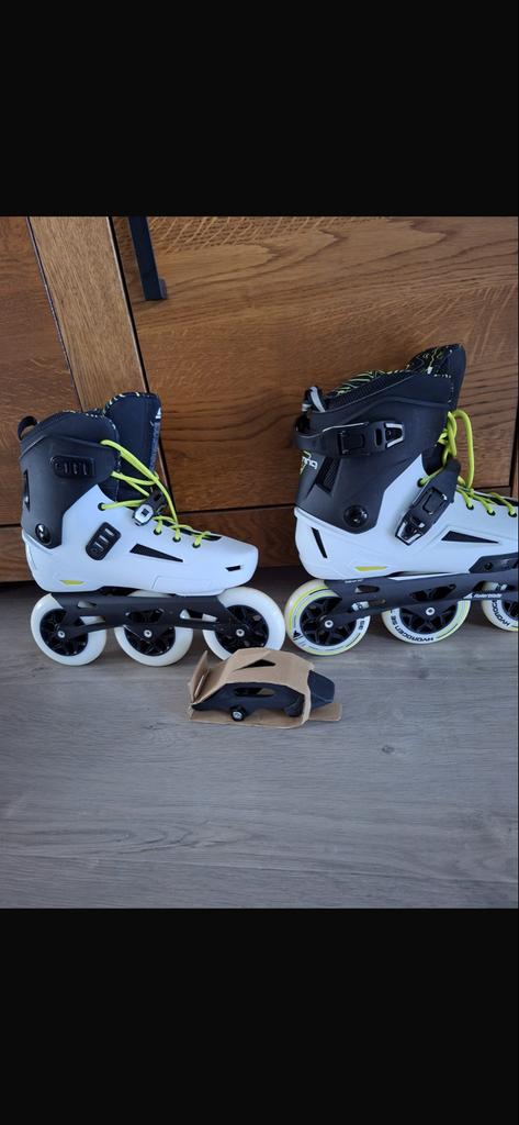 Skeelerset: Rollerblade Lightning 110, bescherming en helm, Heren, Zo goed als nieuw, Inline skates 4 wielen, Ophalen