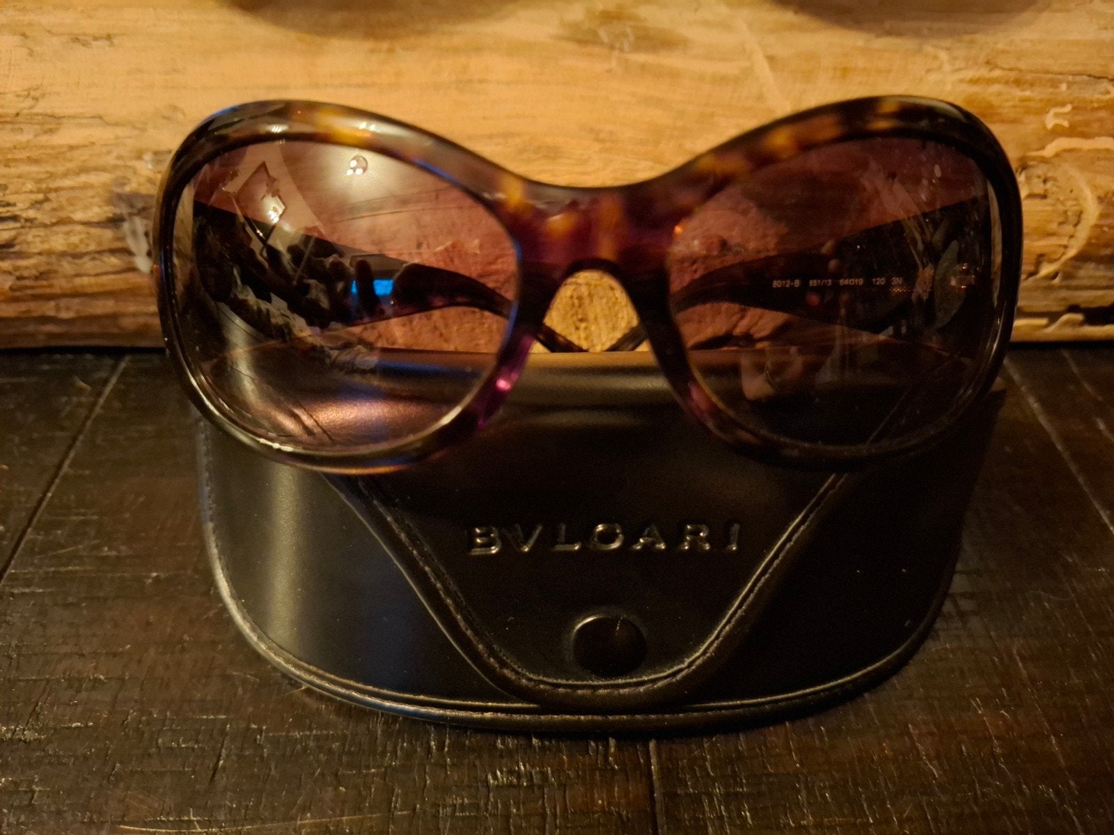 Bvlgari zonnebril met steentjes en originele etui, Ophalen of Verzenden, Zo goed als nieuw, Bruin, Overige merken