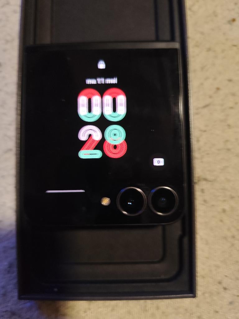 Samsung galaxy flip 7 fe, Zwart, Touchscreen, Nieuw, Ophalen of Verzenden