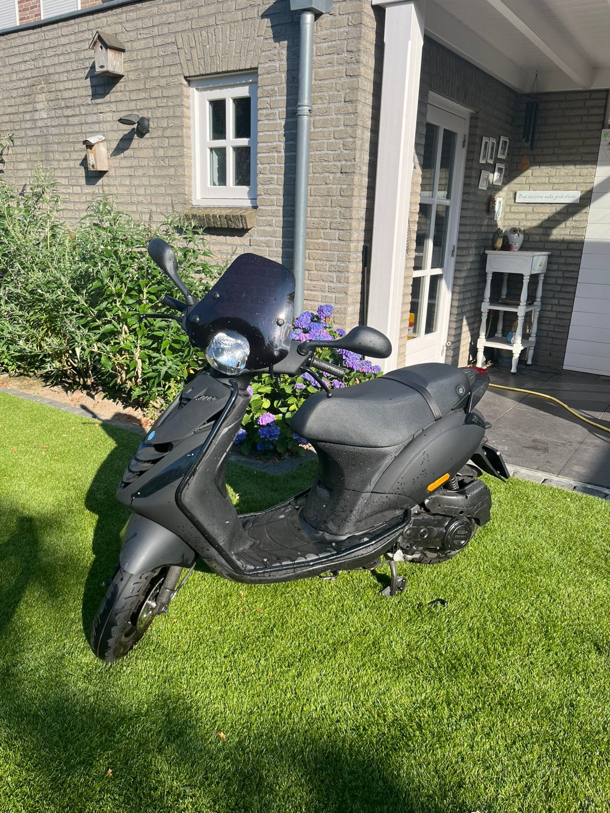 Piaggio zip 2025 + Helm & Slot, Ophalen, Maximaal 45 km/u, Zip, Zo goed als nieuw