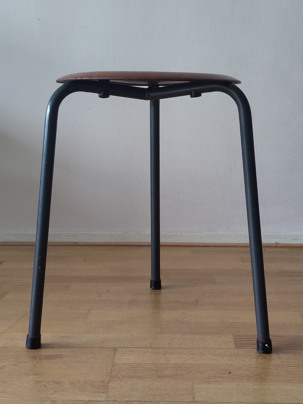 Vintage Industriële Marko kruk hout metaal Bijzettafeltje, Huis en Inrichting, Gebruikt, ., Ophalen of Verzenden, .