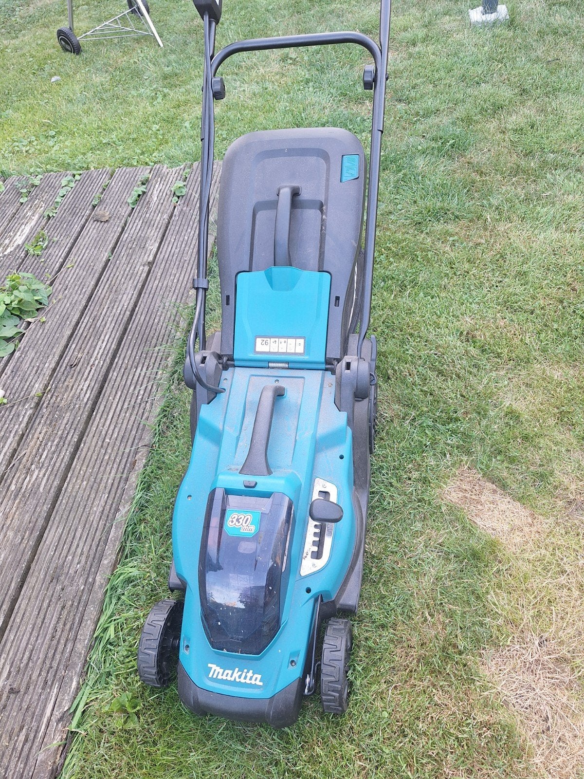 Makita DLM330 Accu Grasmaaier - Zo goed als nieuw, Ophalen, Cirkelmaaier, Accu-grasmaaier, Zo goed als nieuw