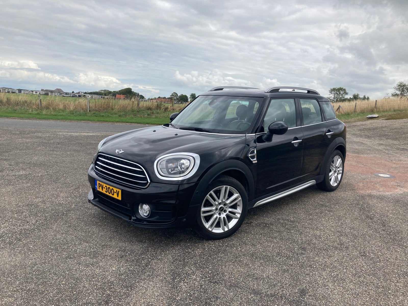 Mini Countryman 1.5 100KW Cooper AUT 2017 Zwart, Auto's, Dealer onderhouden, 136 pk, Euro 6, Countryman