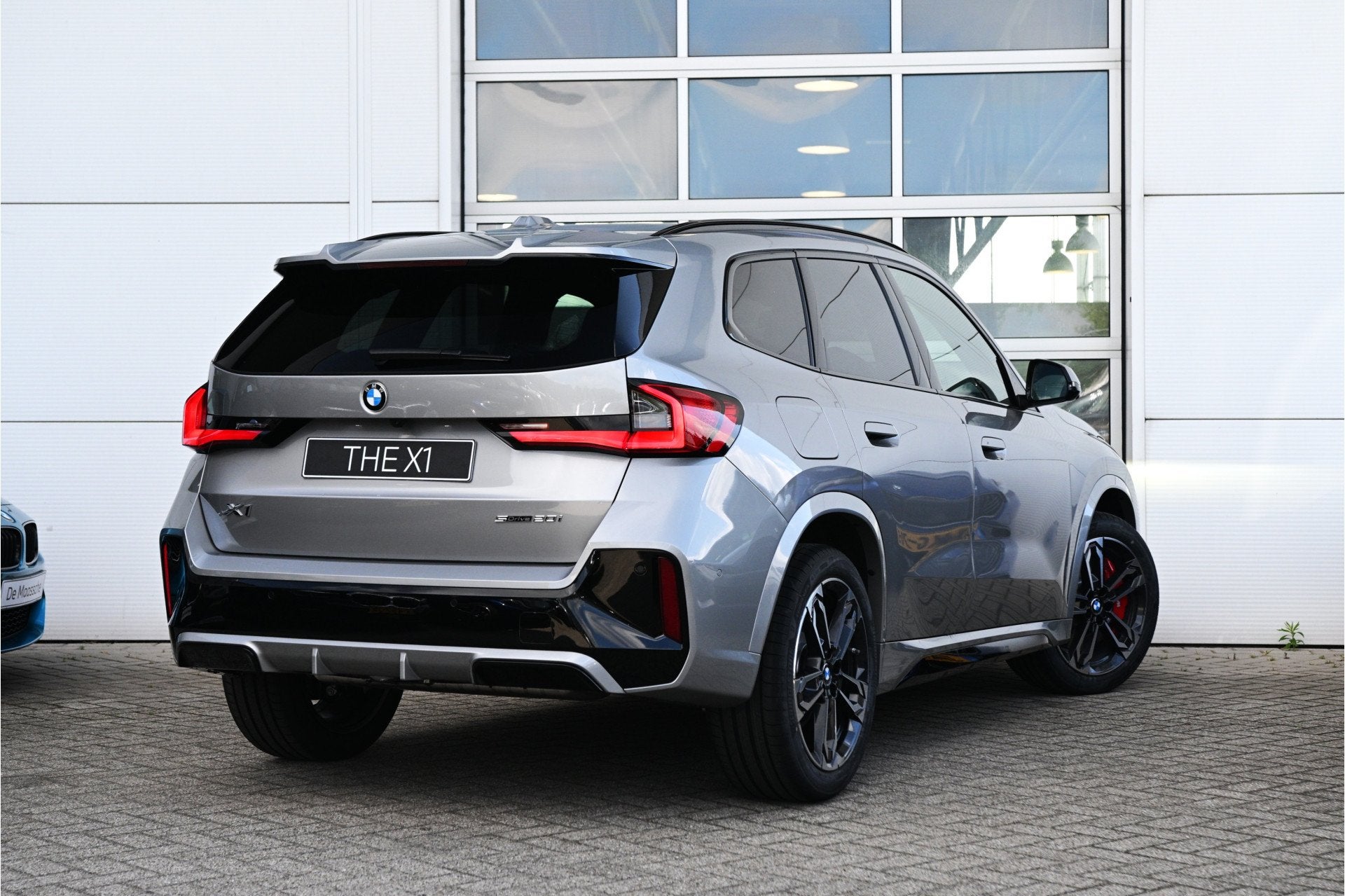 BMW X1 sDrive20i M Sport Automaat / Panoramadak / Trekhaak /, 1525 kg, Zwart, 156 pk, Bedrijf