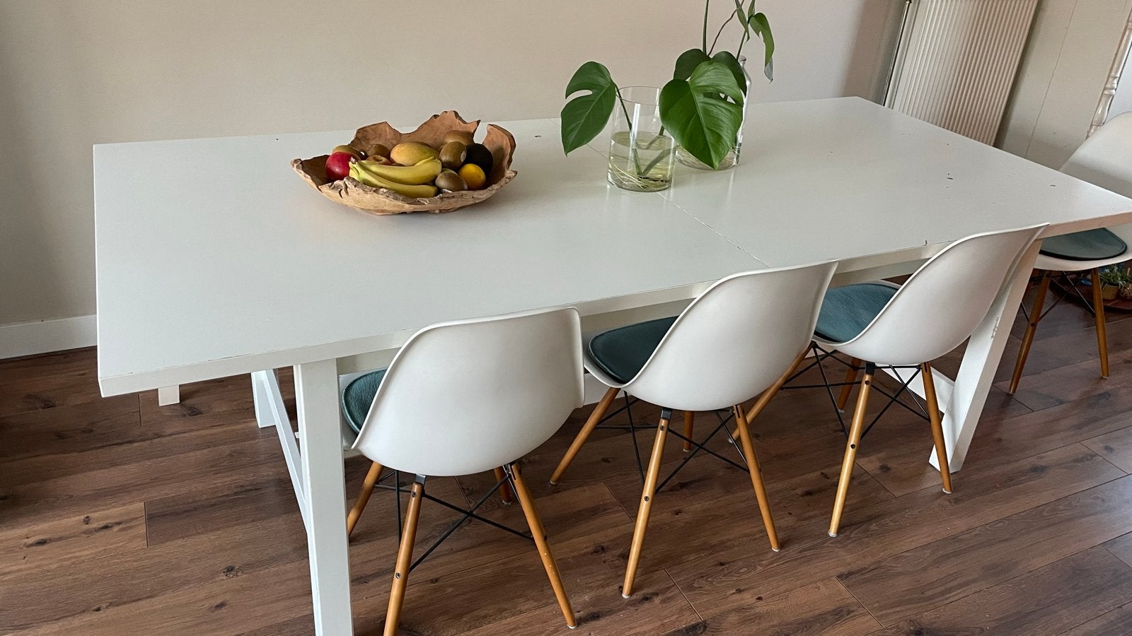 Witte grote en stevige eettafel - Gebruikt, Huis en Inrichting, Ophalen, Gebruikt, 50 tot 100 cm, 150 tot 200 cm