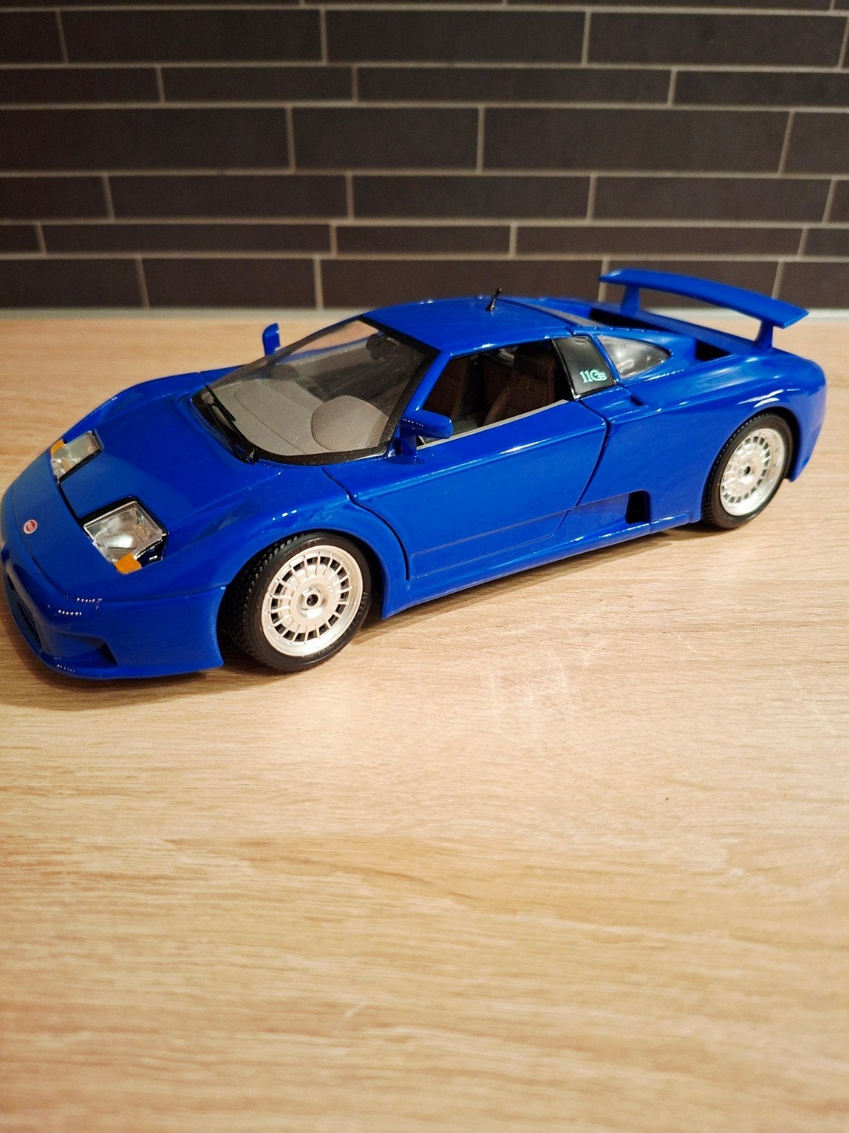 Bburago 1:18 Bugatti EB 110 - in doos, Hobby en Vrije tijd, Modelauto's | 1:18, Ophalen of Verzenden, Nieuw, Auto, Bburago