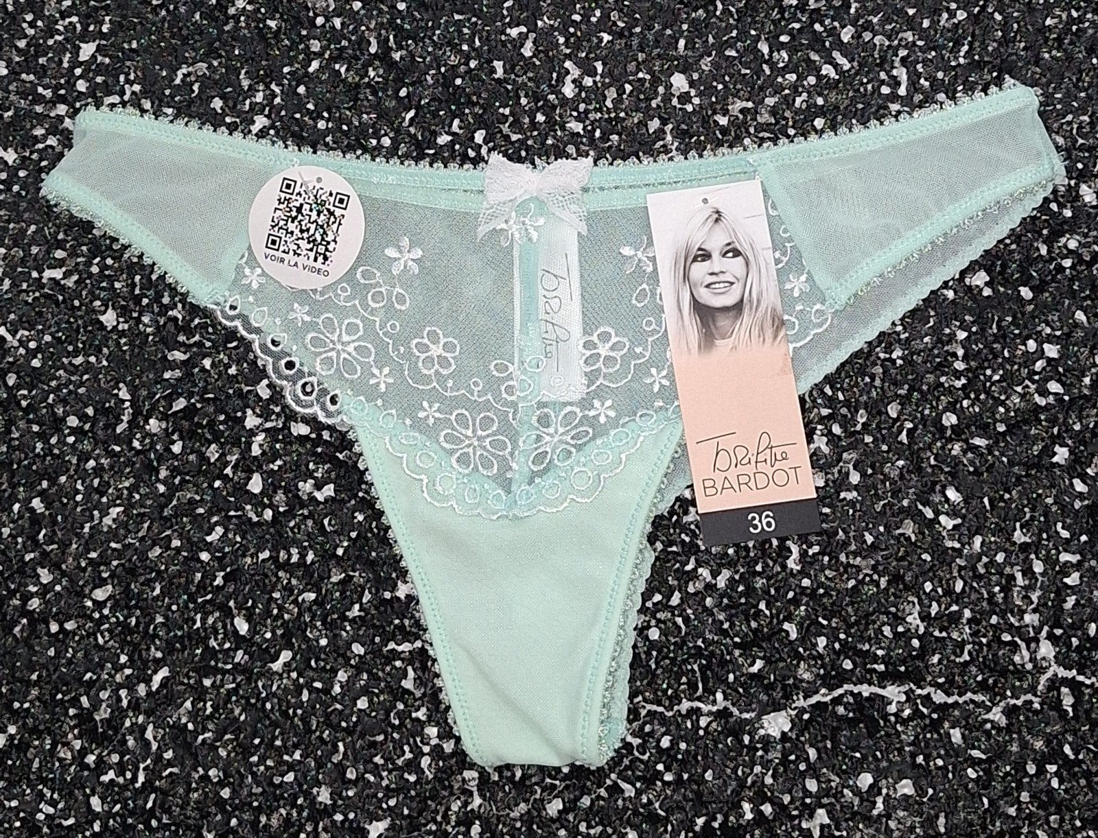 Sexy nieuwe slip/string van Brigitte Bardot maat 34-36 (S), Kleding | Dames, Brigitte Bardot, Verzenden, Beige, String