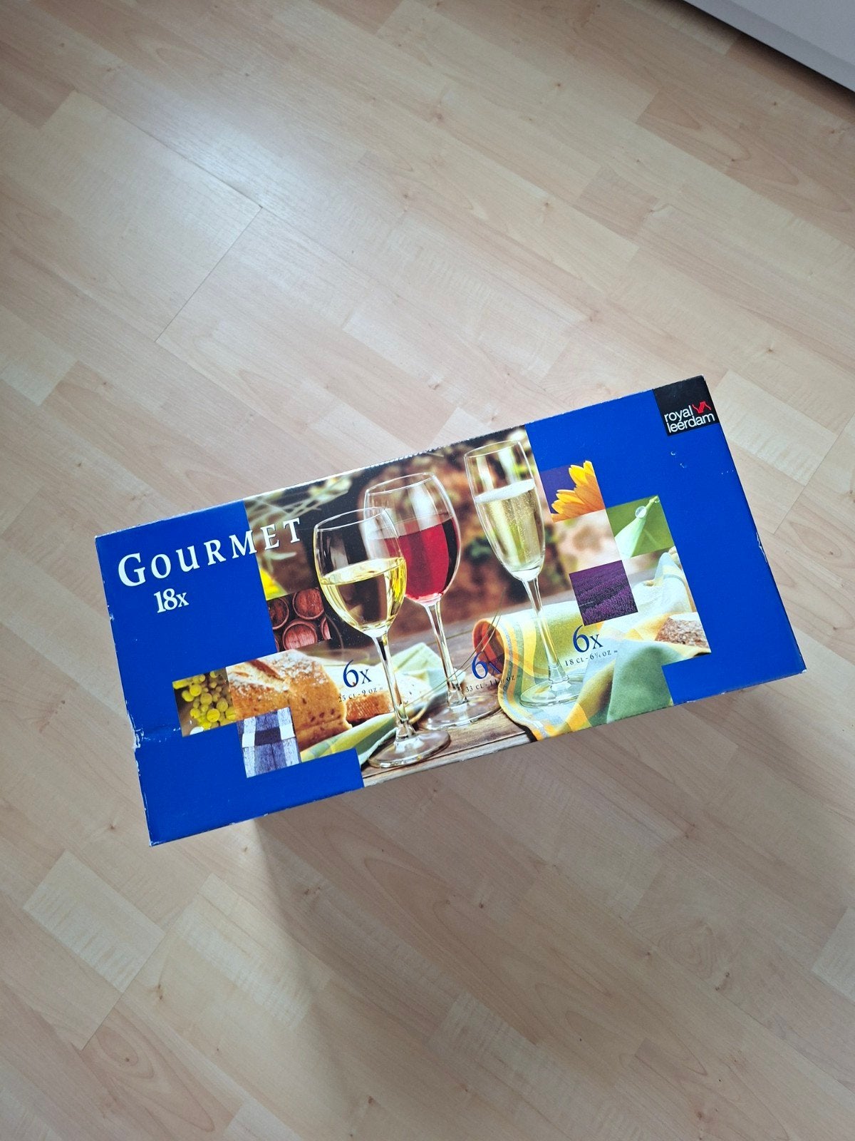 18 delige set van wijn- en champagne glazen nieuw in doos, Huis en Inrichting, Ophalen, Glas of Glazen, Nieuw, Glas