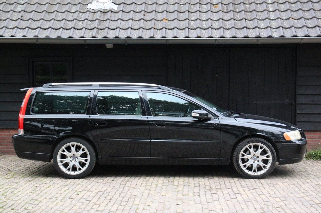 Volvo V70 2.5T Edition Sport Leer/Navigatie/Parkeersensor/1e, Auto's, Voorwielaandrijving, Beige, 1504 kg, Handgeschakeld