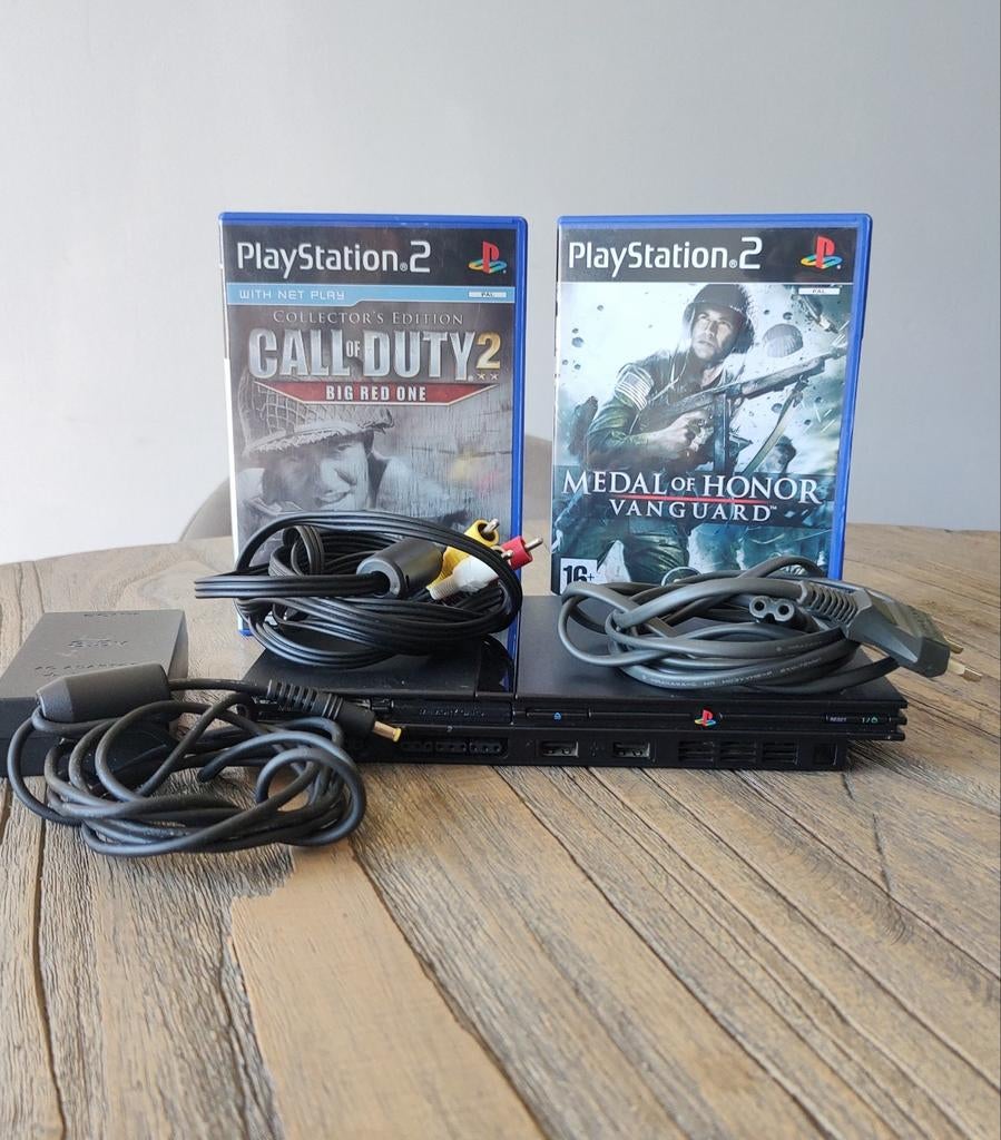 PS2 Slim met twee games, Spelcomputers en Games, Zwart, Ophalen of Verzenden, Zonder controller, Slim