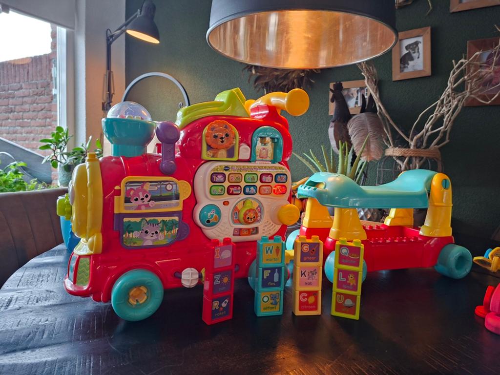 VTech Baby Rijd & Leer Letterlocomotief, Ophalen, Zo goed als nieuw, 6 maanden tot 2 jaar