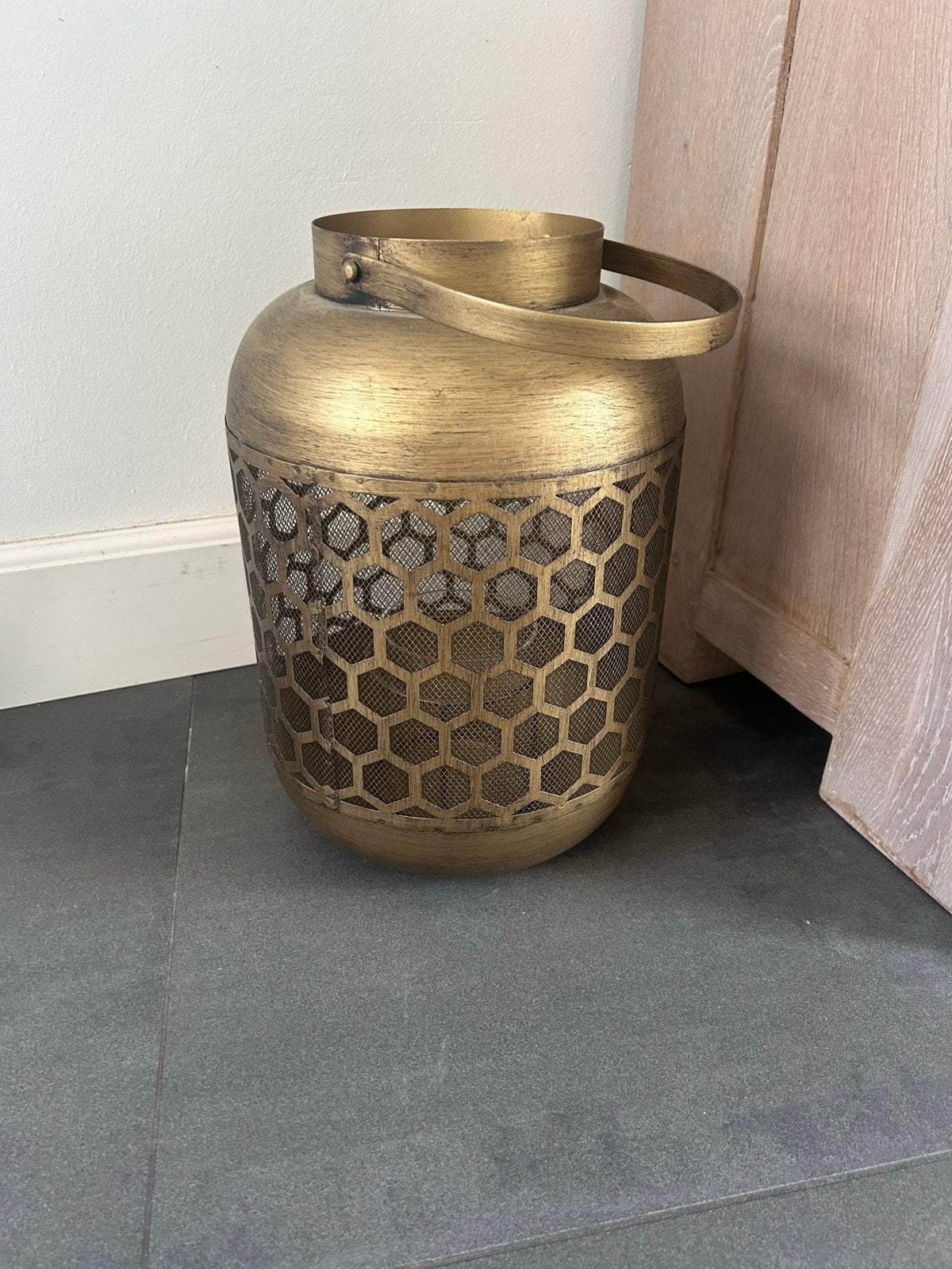 Gouden lantaarn met honingraatpatroon, Ophalen, Lantaarn, Zo goed als nieuw, Metaal