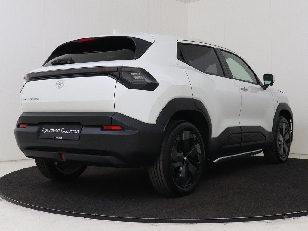 Toyota Urban Cruiser Executive 61 kWh (bj 2026, automaat), Auto's, Toyota, 12 maanden, 44 min, Leder en Stof, Wit
