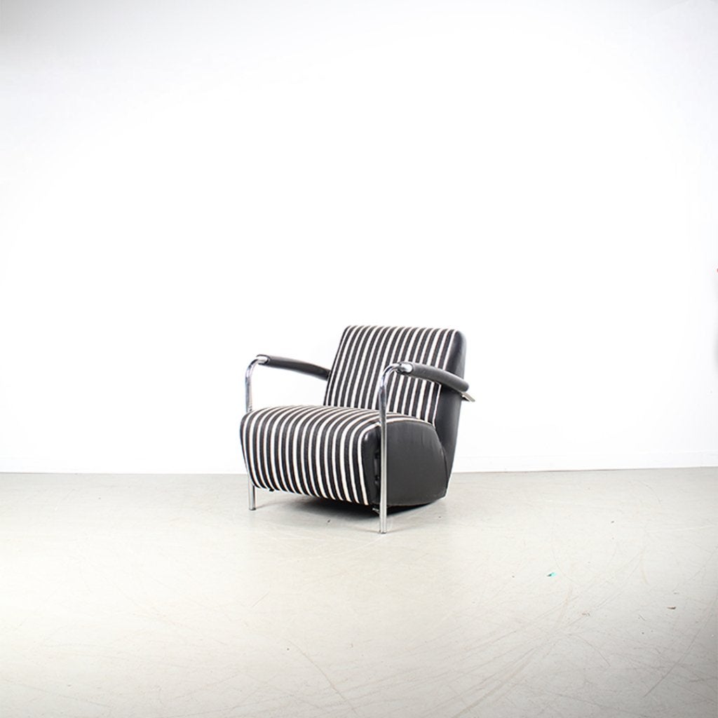 2x Leolux Scylla Fauteuil Laag Zwart/Wit Stof + Zwart Leer, Niet ingevuld, Leer, Niet ingevuld, 75 tot 100 cm