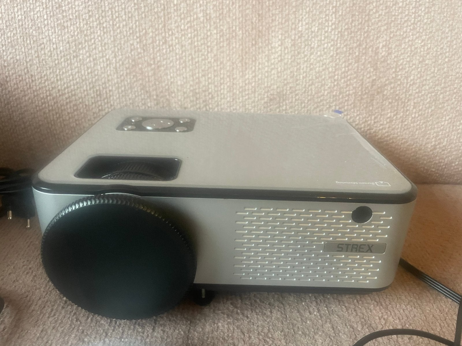 STREX LED Projector SP64 met projectiescherm, Ophalen of Verzenden, Zo goed als nieuw, LED, Full HD (1080)