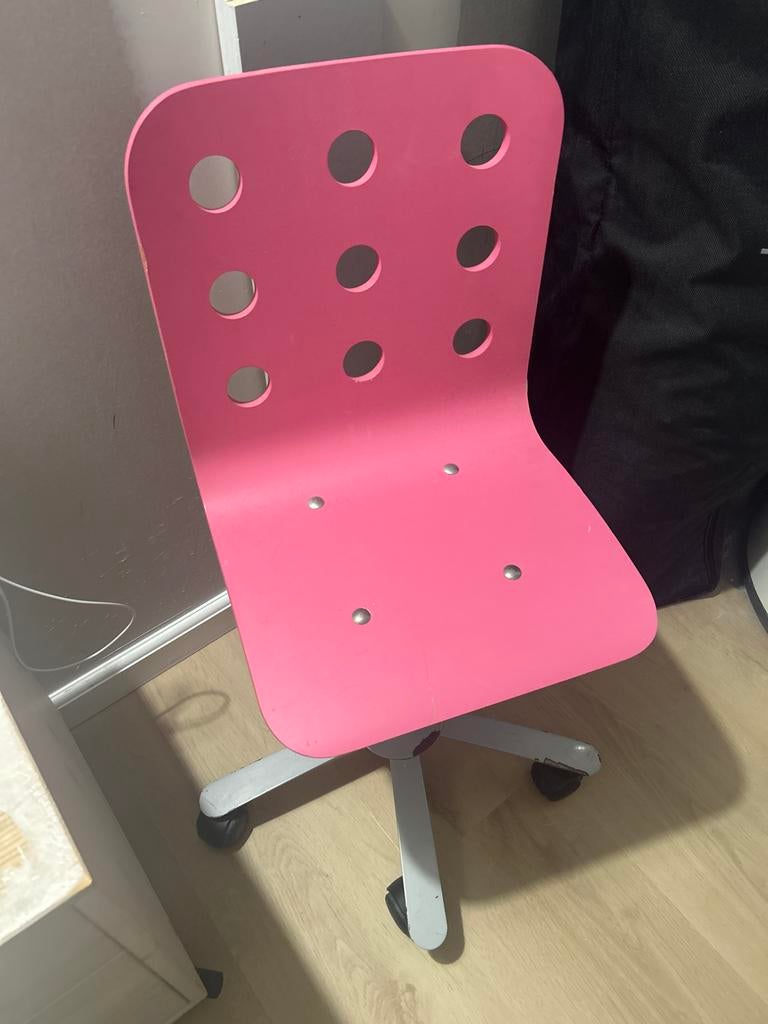 Roze kinderstoel met wielen, Ophalen, Gebruikt, Stoel(en)