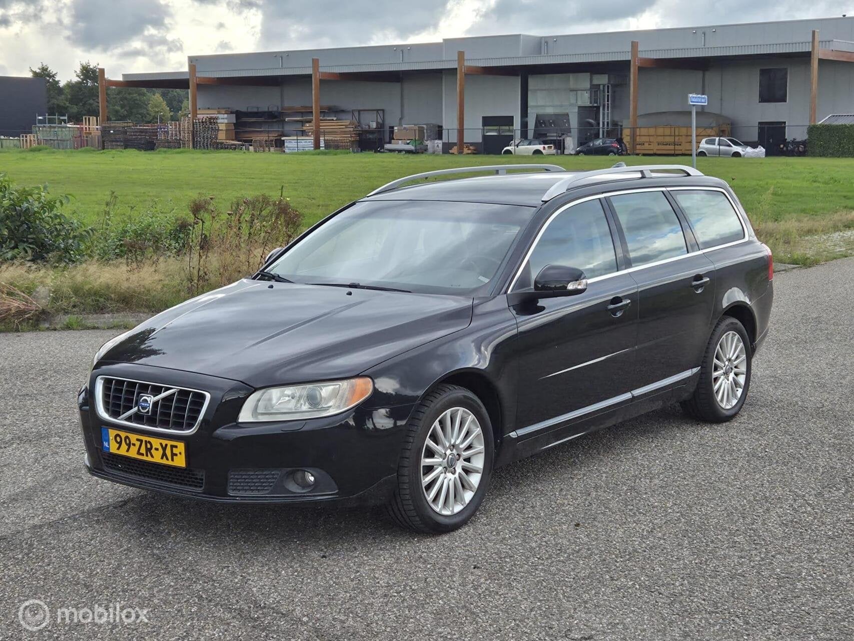 Volvo V70 2.0 Summum Leder / Cruise / Stoelverwarming, Voorwielaandrijving, 145 pk, Gebruikt, Automatische klimaatregeling