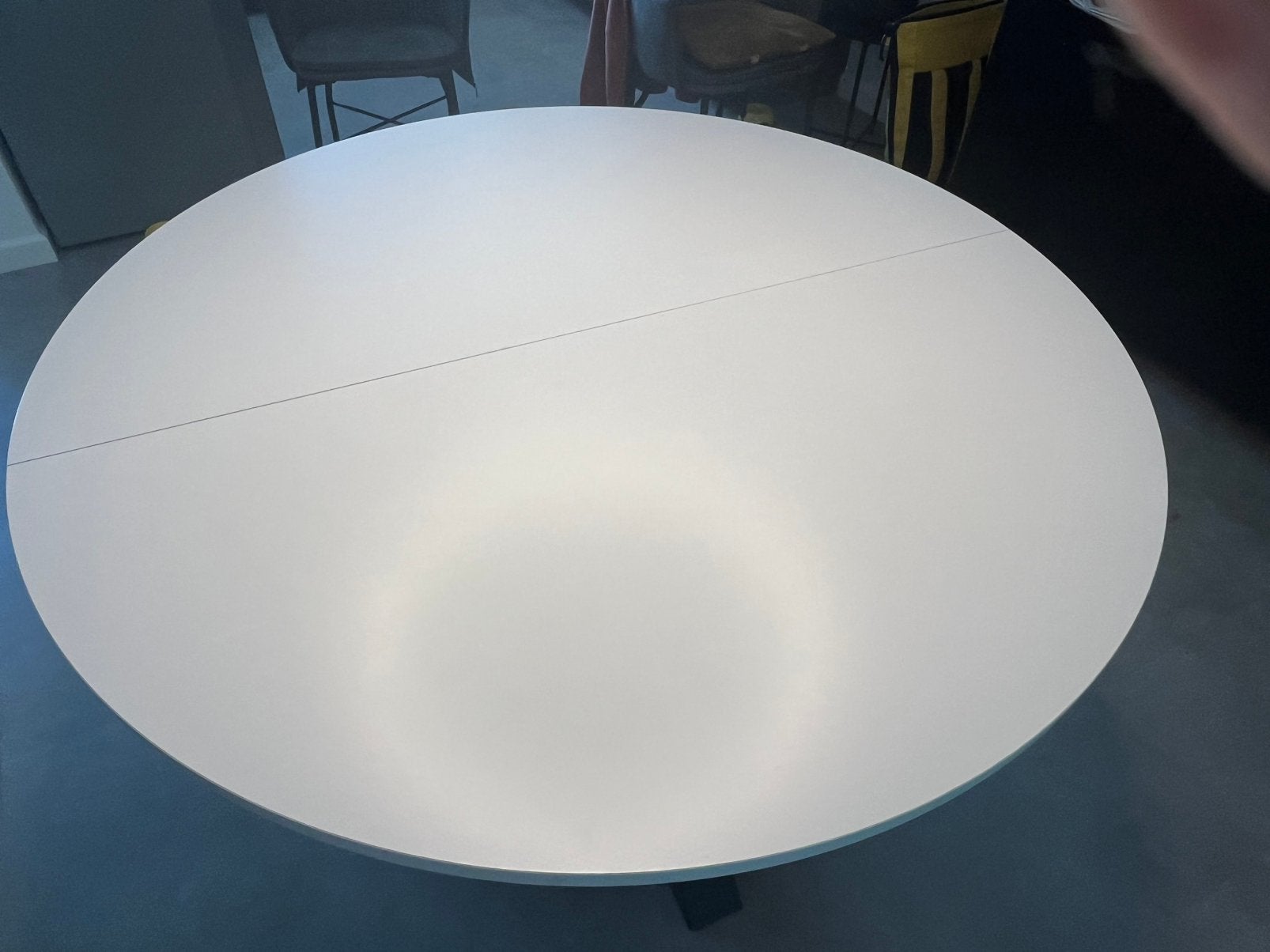 Ronde uitschuifbare eettafel., Huis en Inrichting, Ophalen, 100 tot 150 cm, Rond, Zo goed als nieuw
