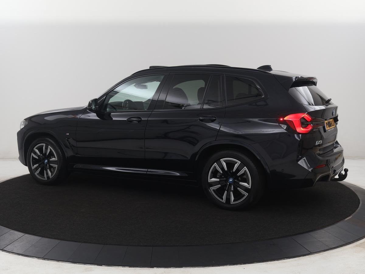 BMW iX3 Executive 80 kWh M-Sport | SOH 94.4% | Panoramadak |, Automaat, Achterwielaandrijving, Gebruikt, Zwart