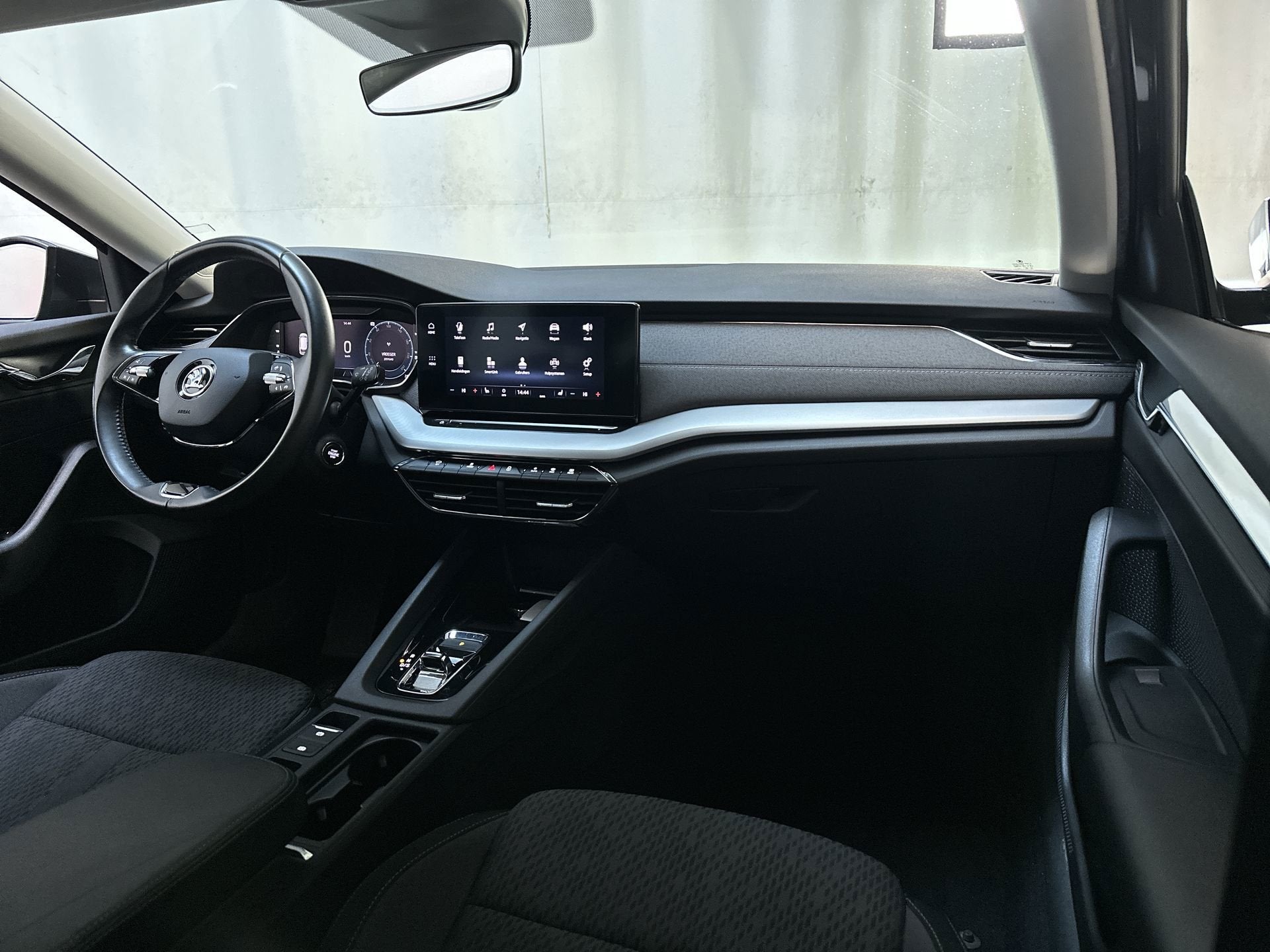 Skoda Octavia Combi 1.5 e-TSI 150pk DSG Business Edition Plu, Dealer onderhouden, Stof, 4 cilinders, 1283 kg