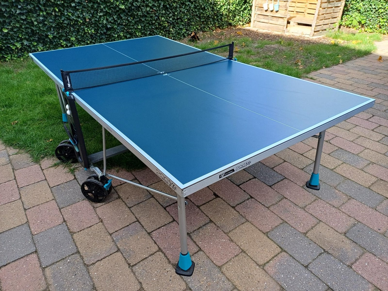 Cornilleau 200x tafeltennistafel met hoes, batjes en ballen, Ophalen, Zo goed als nieuw, Tafel Outdoor, Inklapbaar