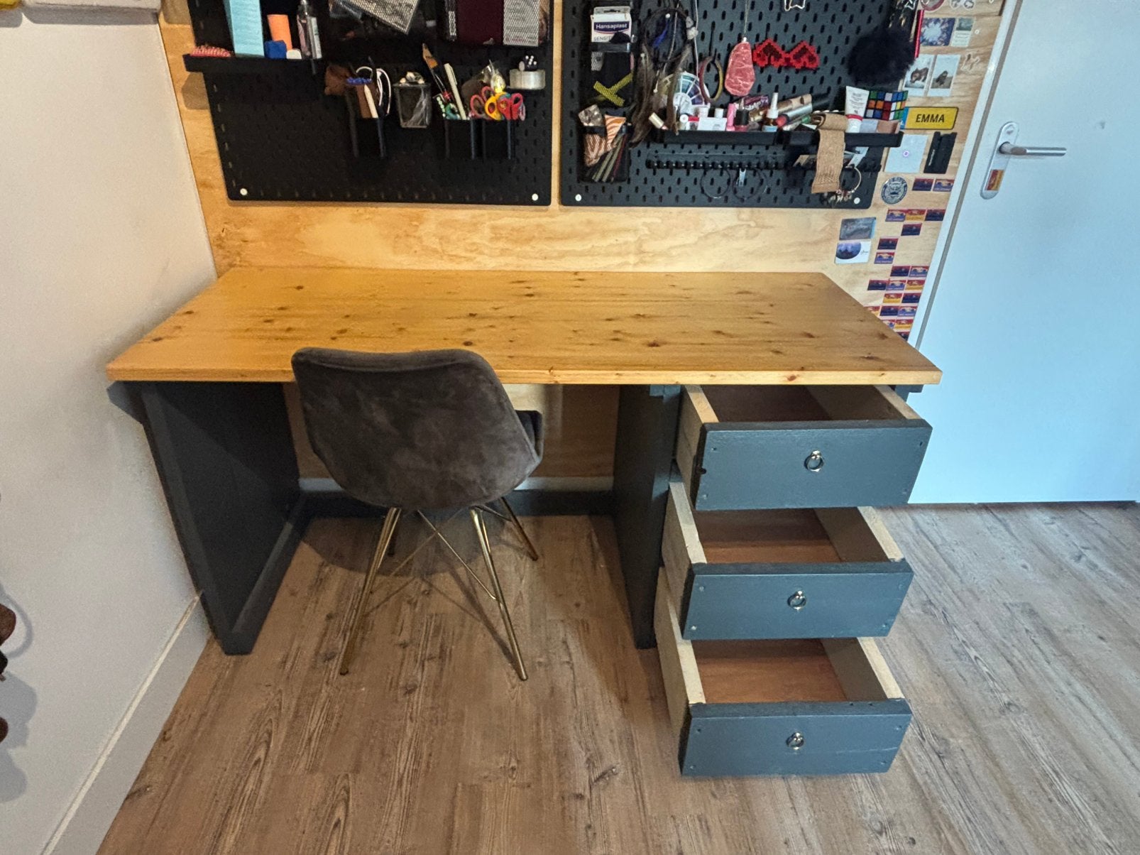 Handgemaakt bureau met stoel, Huis en Inrichting, Ophalen, Gebruikt, Hout, Schoolbureau