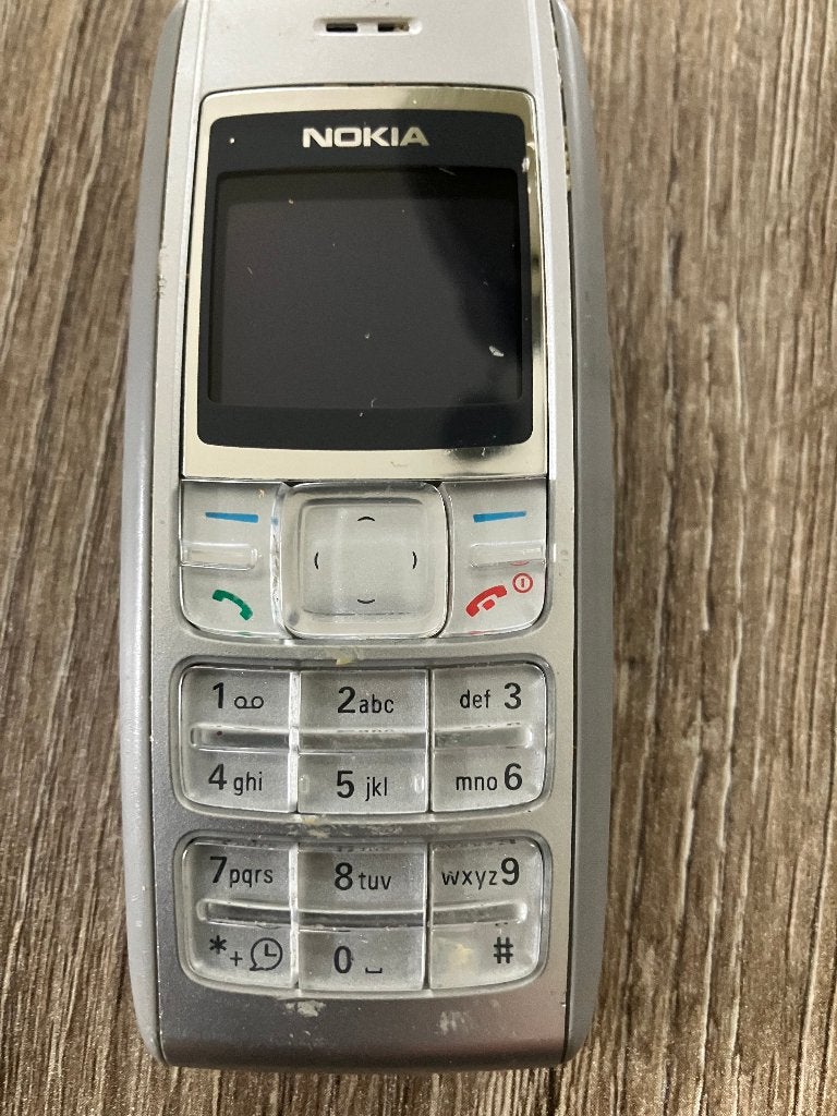 NOKIA + lader, Gebruikt, Overige modellen, Geen camera, Fysiek toetsenbord