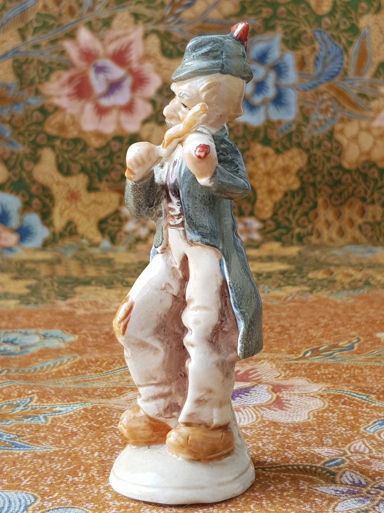 Mooi oud beeldje uit Engeland van een zwerver 12,2 cm., Antiek en Kunst, Ophalen of Verzenden